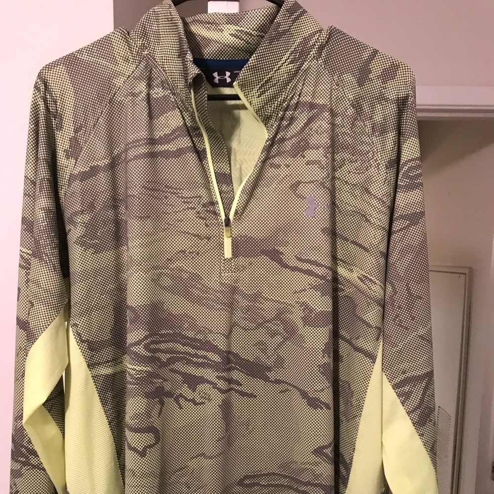2 Men’s under armour long sleeves